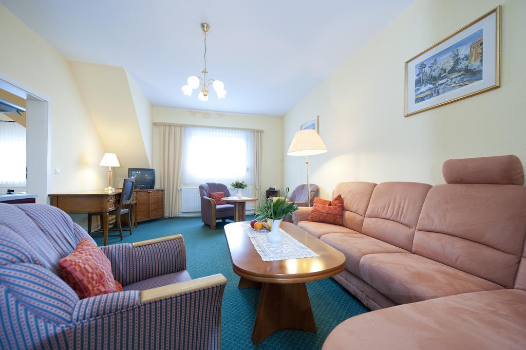 Hotel Spoettel Bad Nauheim Esterno foto